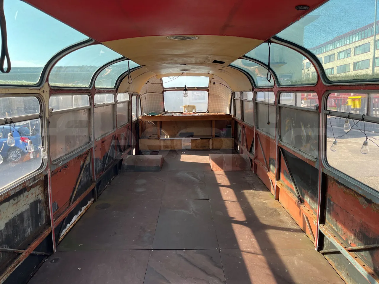 Setra S10 S10 -EUR0 -97kW-7.500m - reverse view middle aisle