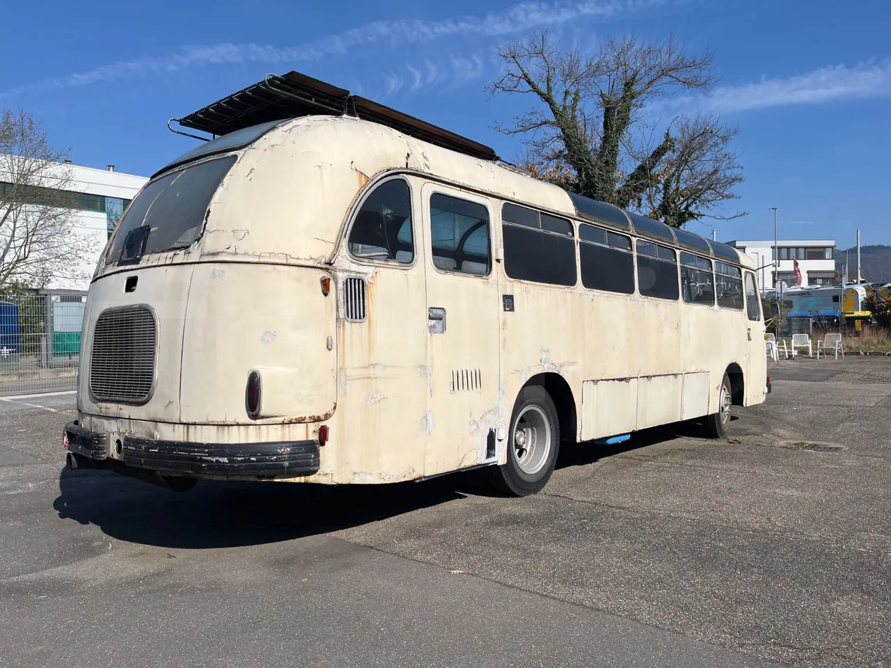 Setra S10 S10 -EUR0 -97kW-7.500m - internal frame rust check