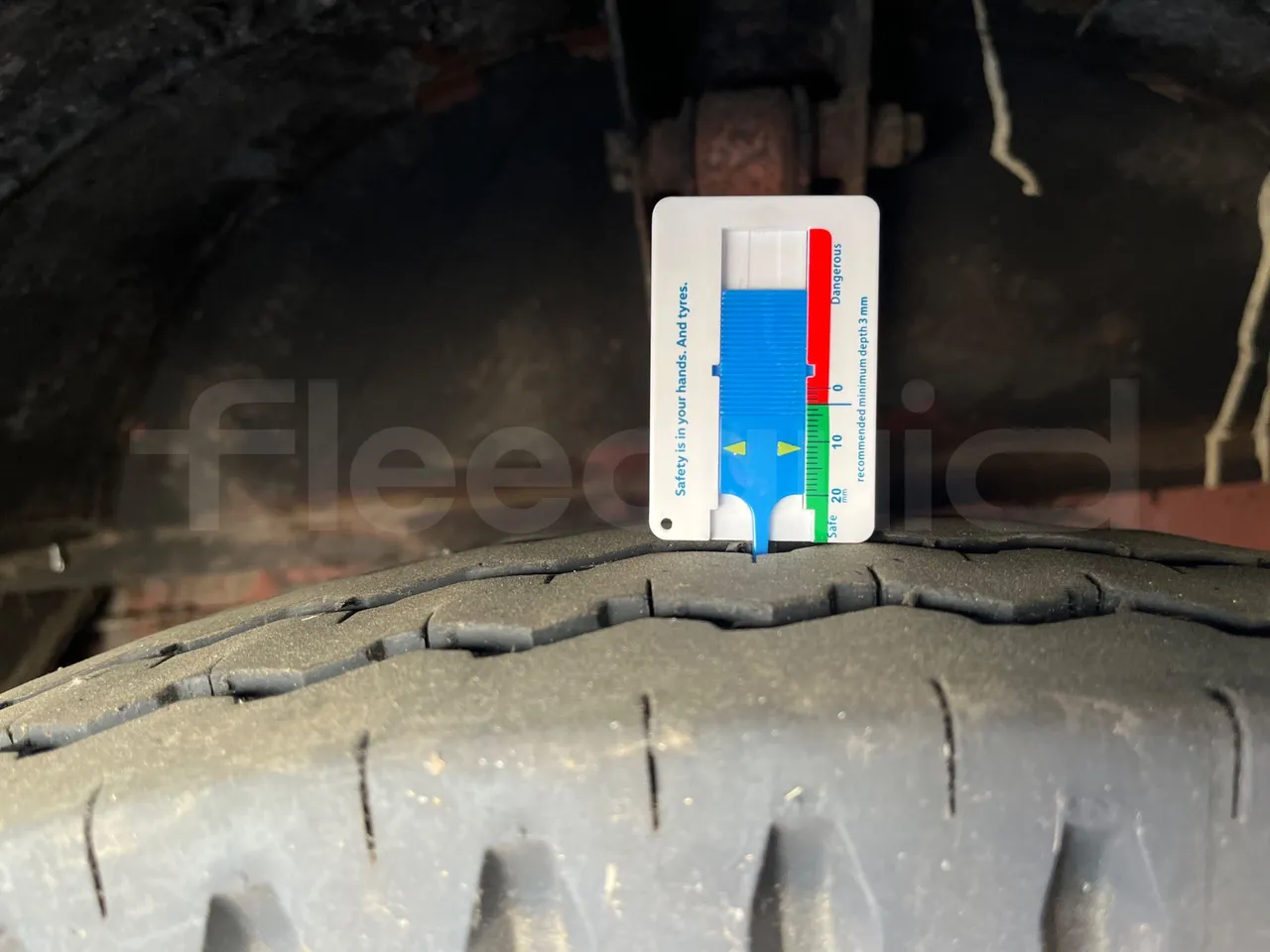 Setra S10 S10 -EUR0 -97kW-7.500m - tread condition front tires left