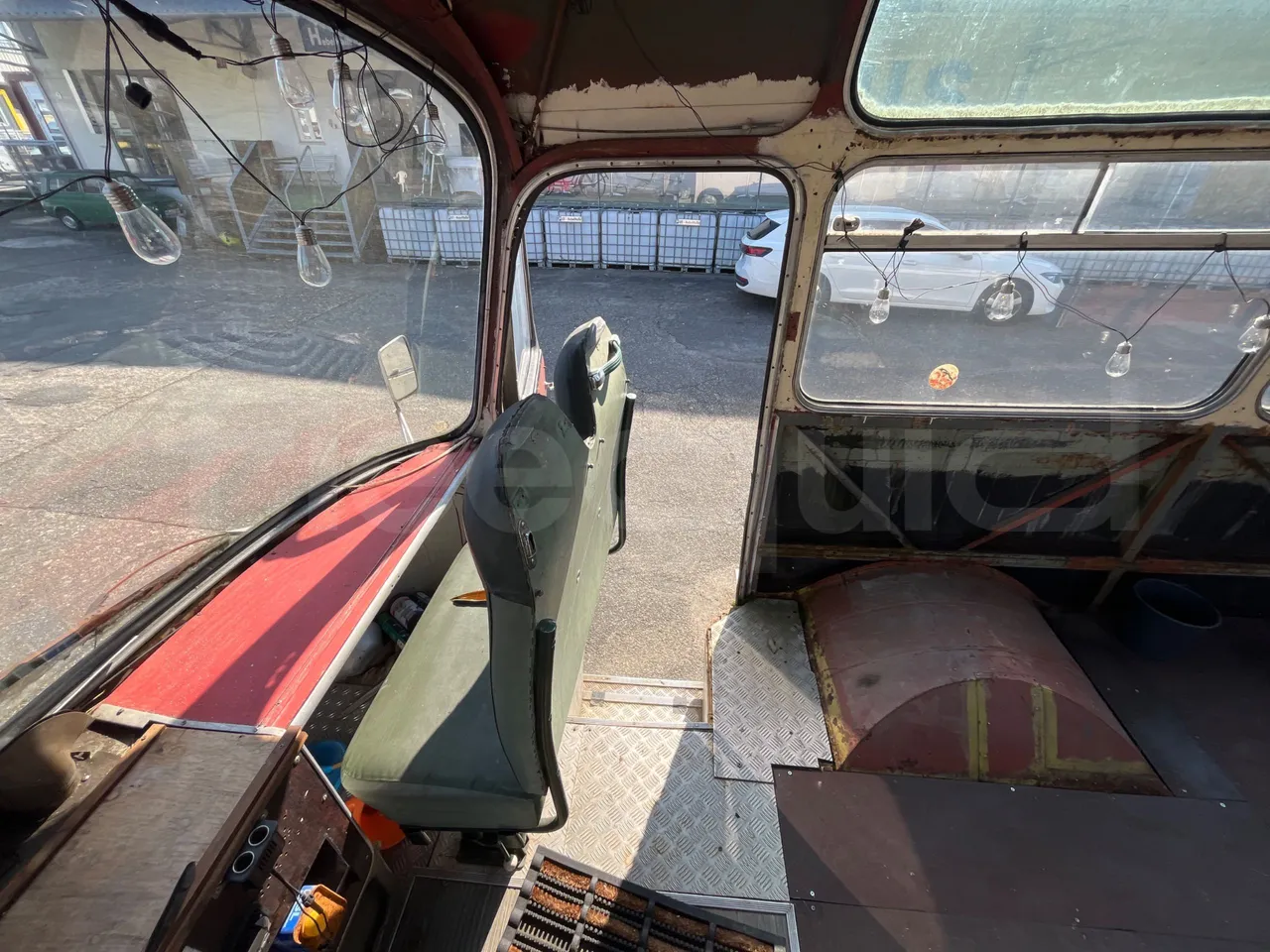 Setra S10 S10 -EUR0 -97kW-7.500m - seat plate photo