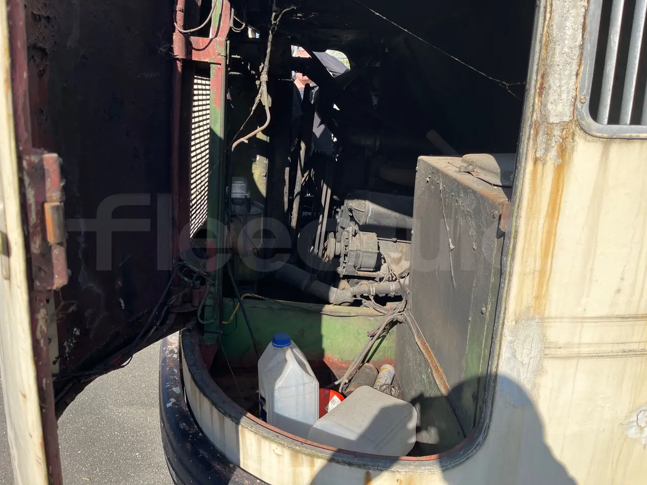 Setra S10 S10 -EUR0 -97kW-7.500m - rear hatch open