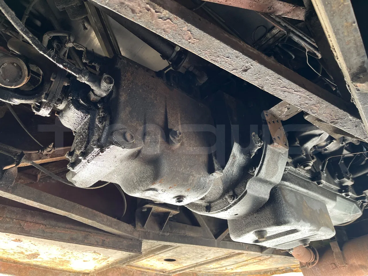 Setra S10 S10 -EUR0 -97kW-7.500m - axel 2 leaf spring right