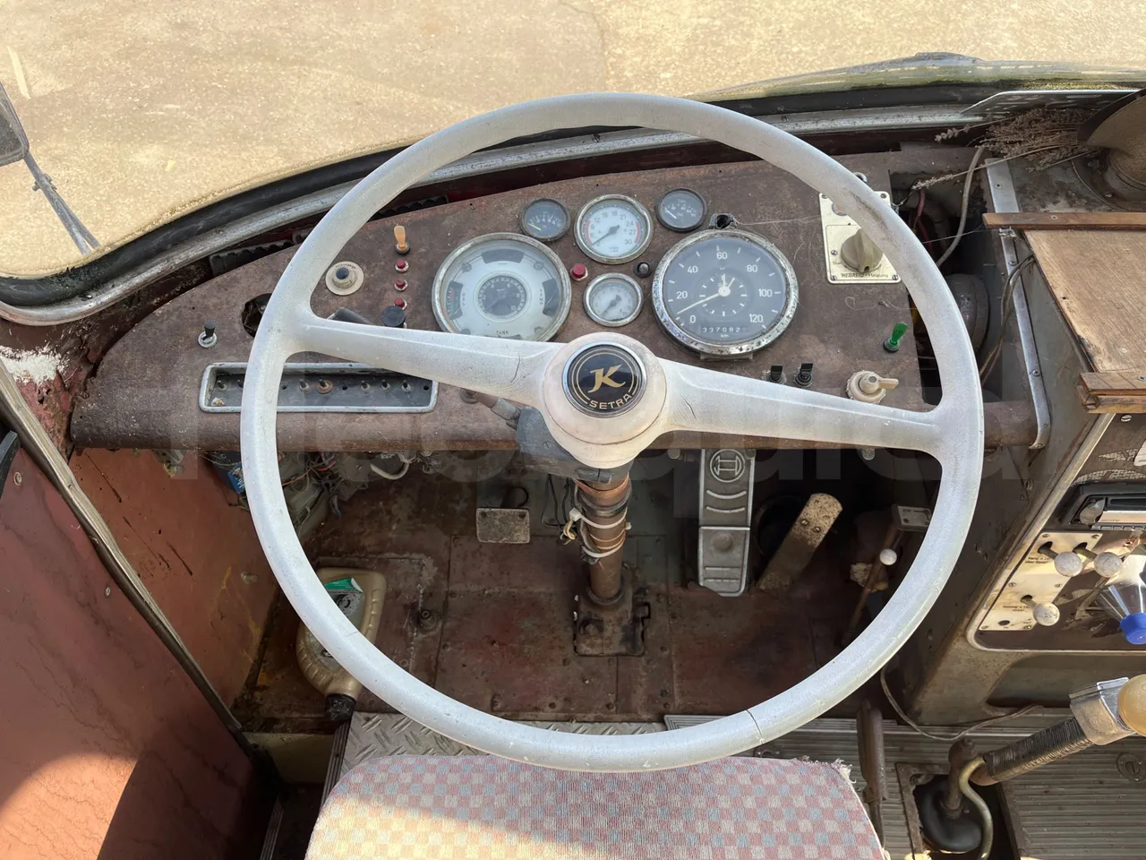 Setra S10 S10 -EUR0 -97kW-7.500m - steering wheel photo
