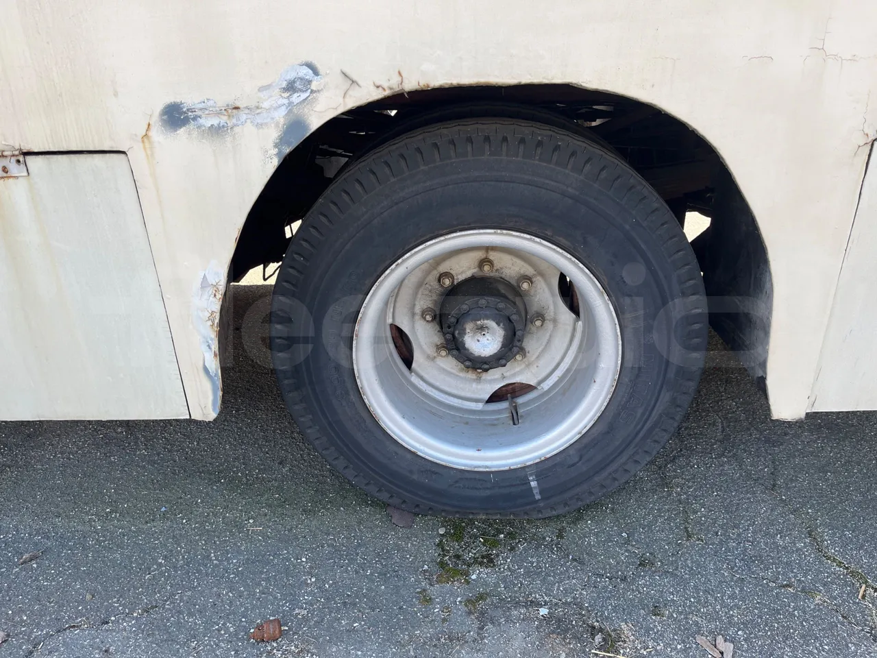 Setra S10 S10 -EUR0 -97kW-7.500m - rear left tire photo