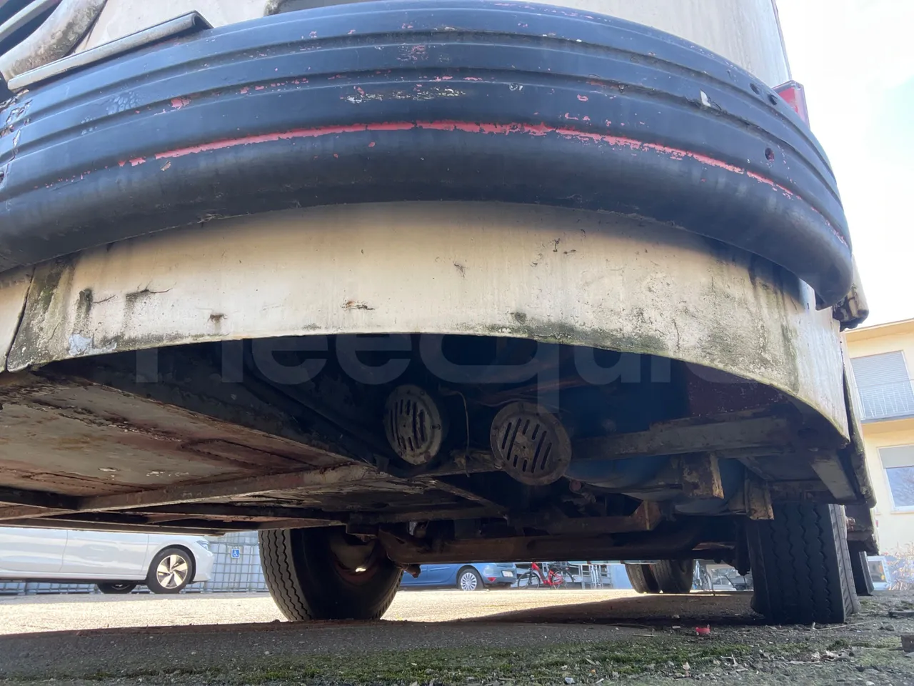 Setra S10 S10 -EUR0 -97kW-7.500m - front axle left side