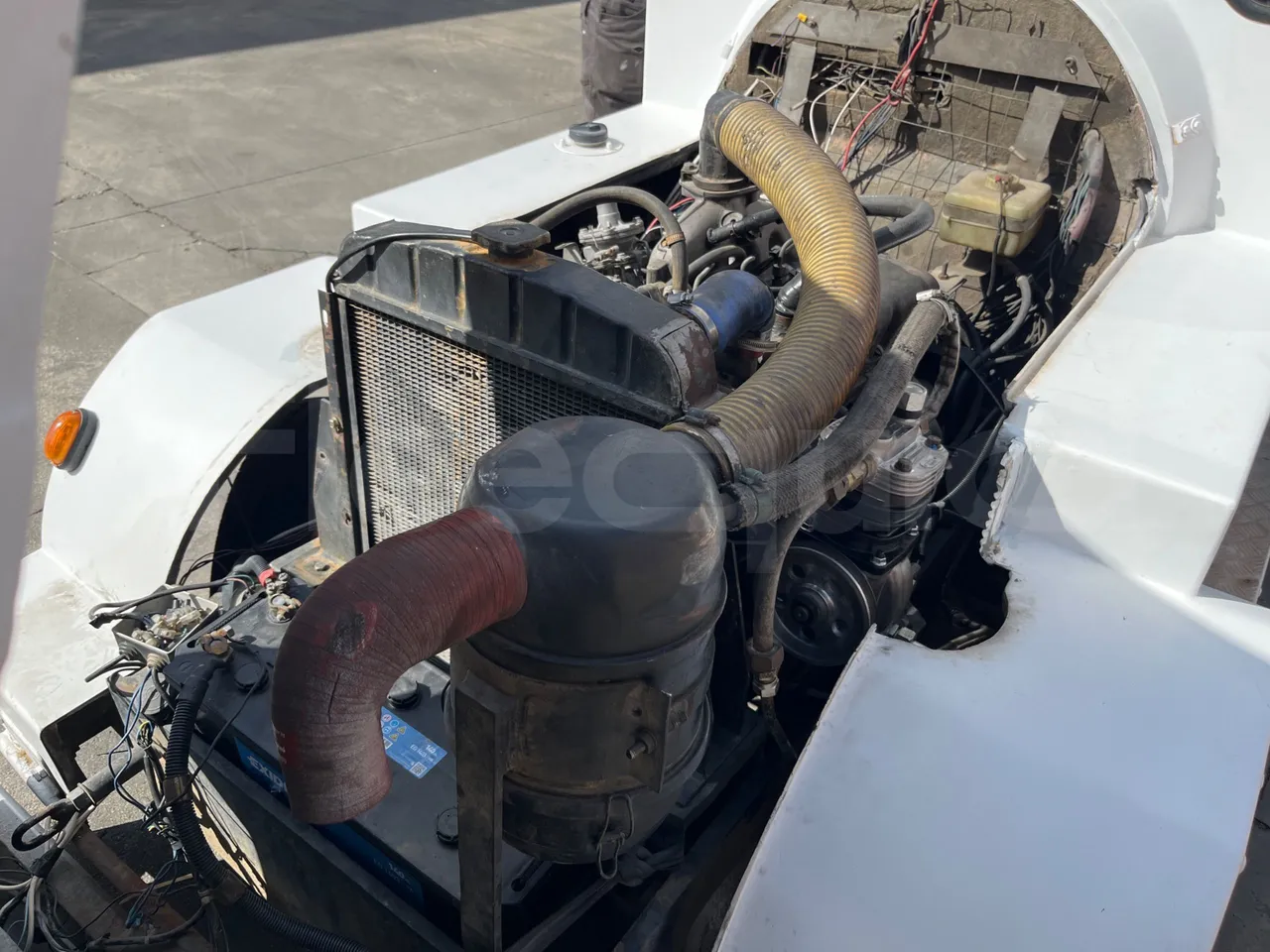 Dotto HD180F Road Train - EUR0 - 57kW - 3.45 + 4.72 + 4.72m - air conditioning compressor