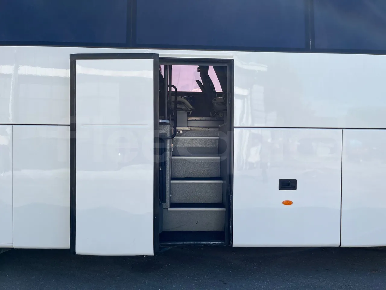 Volvo Barbi Antares B12B FS380 - Euro 3 - 279 Kw - 12,230 Mt - front door 3 open (mandatory for bus to scrap)