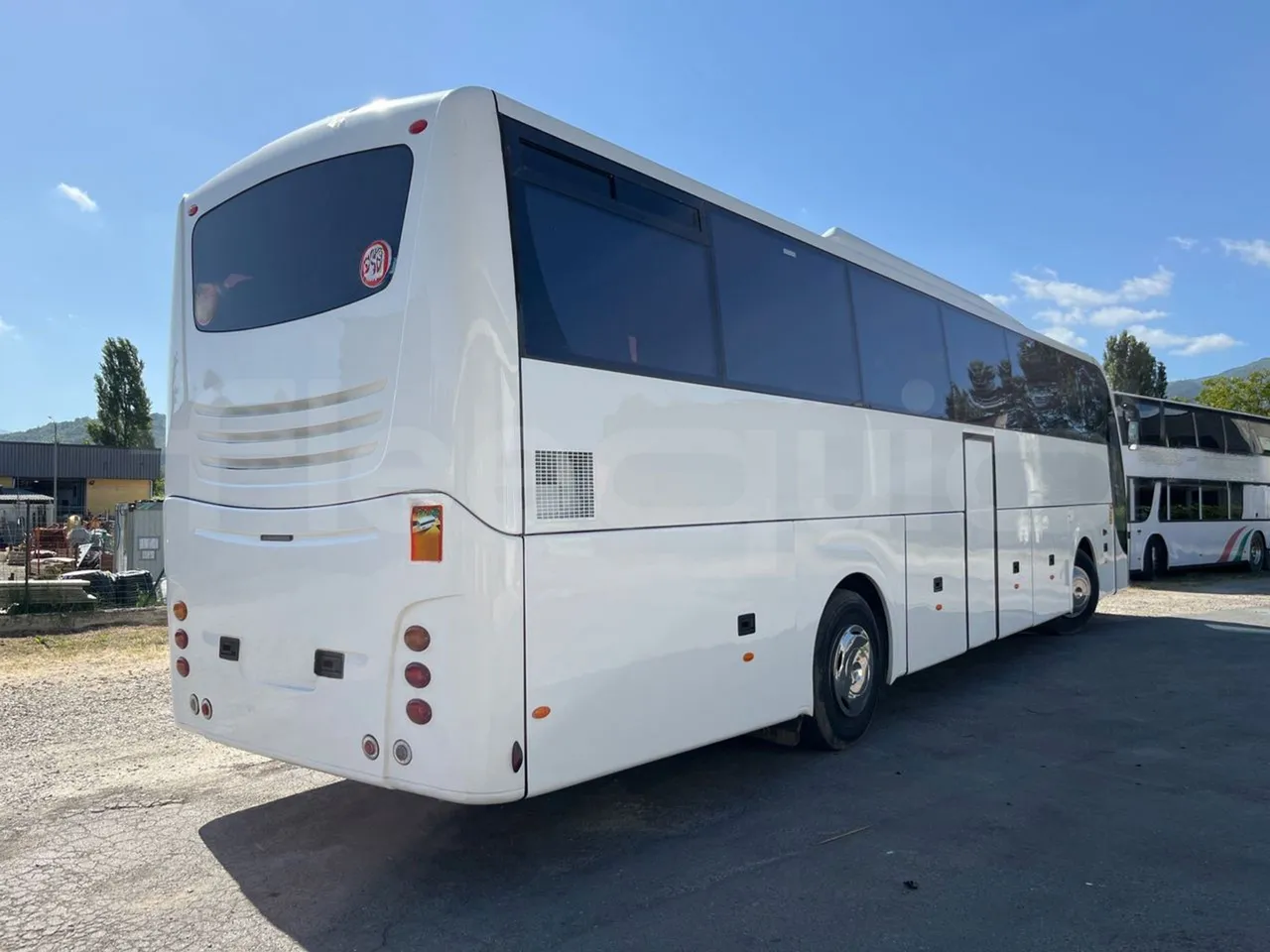Volvo Barbi Antares B12B FS380 - Euro 3 - 279 Kw - 12,230 Mt - 3/4 right rear doors closed