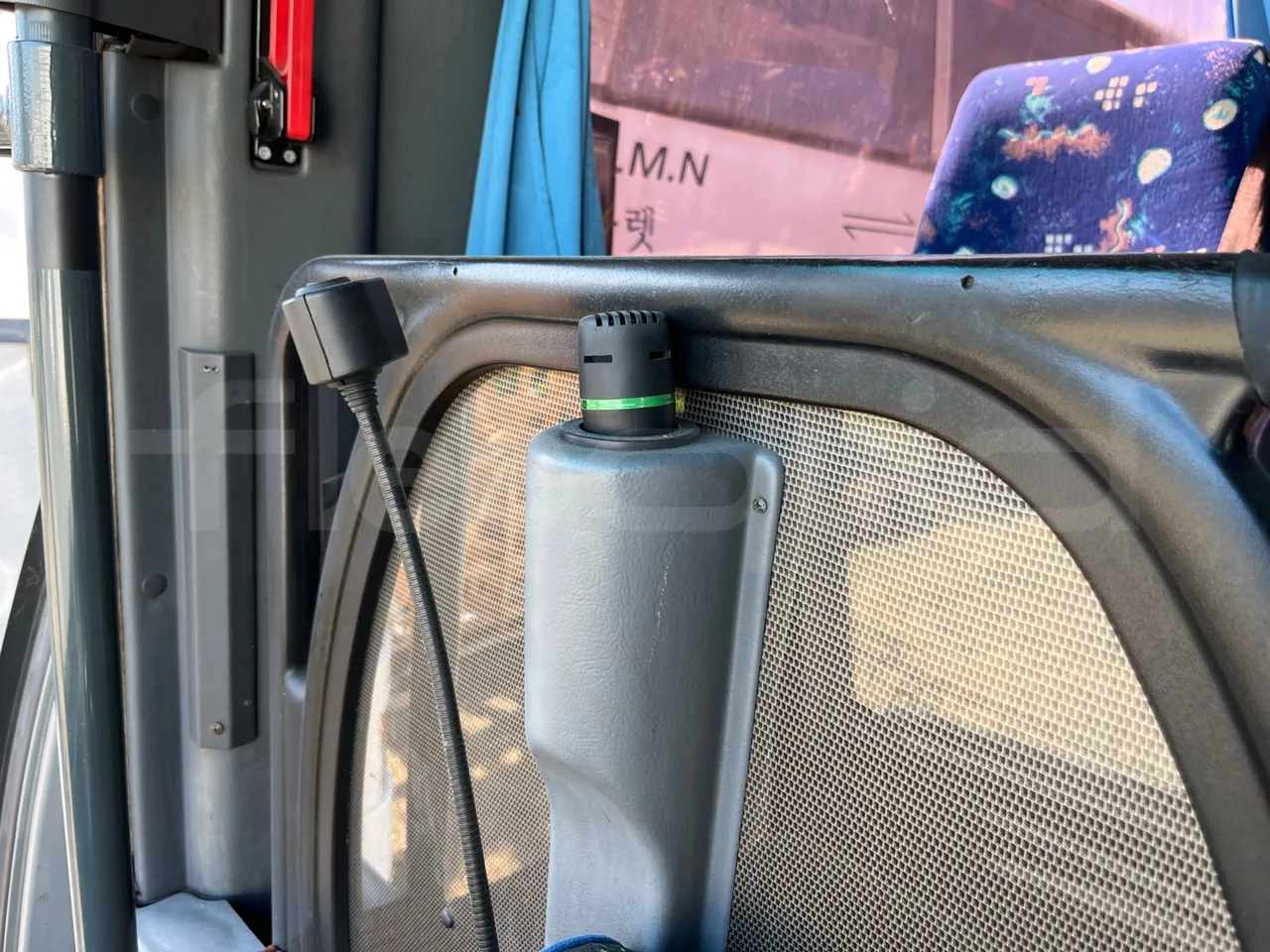 Volvo Barbi Antares B12B FS380 - Euro 3 - 279 Kw - 12,230 Mt - hostes microphone accessories photo