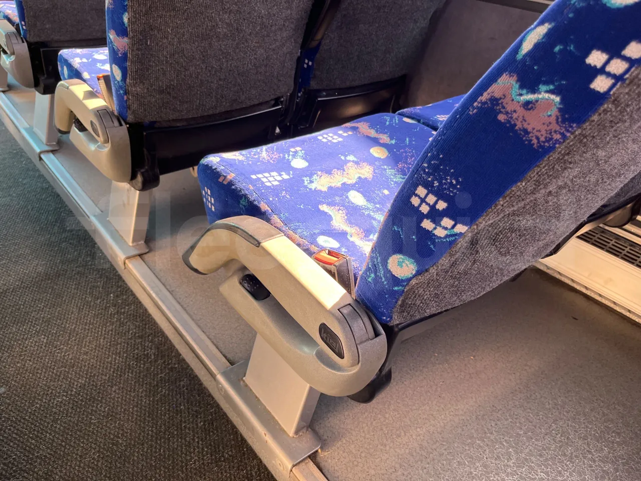Volvo Barbi Antares B12B FS380 - Euro 3 - 279 Kw - 12,230 Mt - armrest detail photo