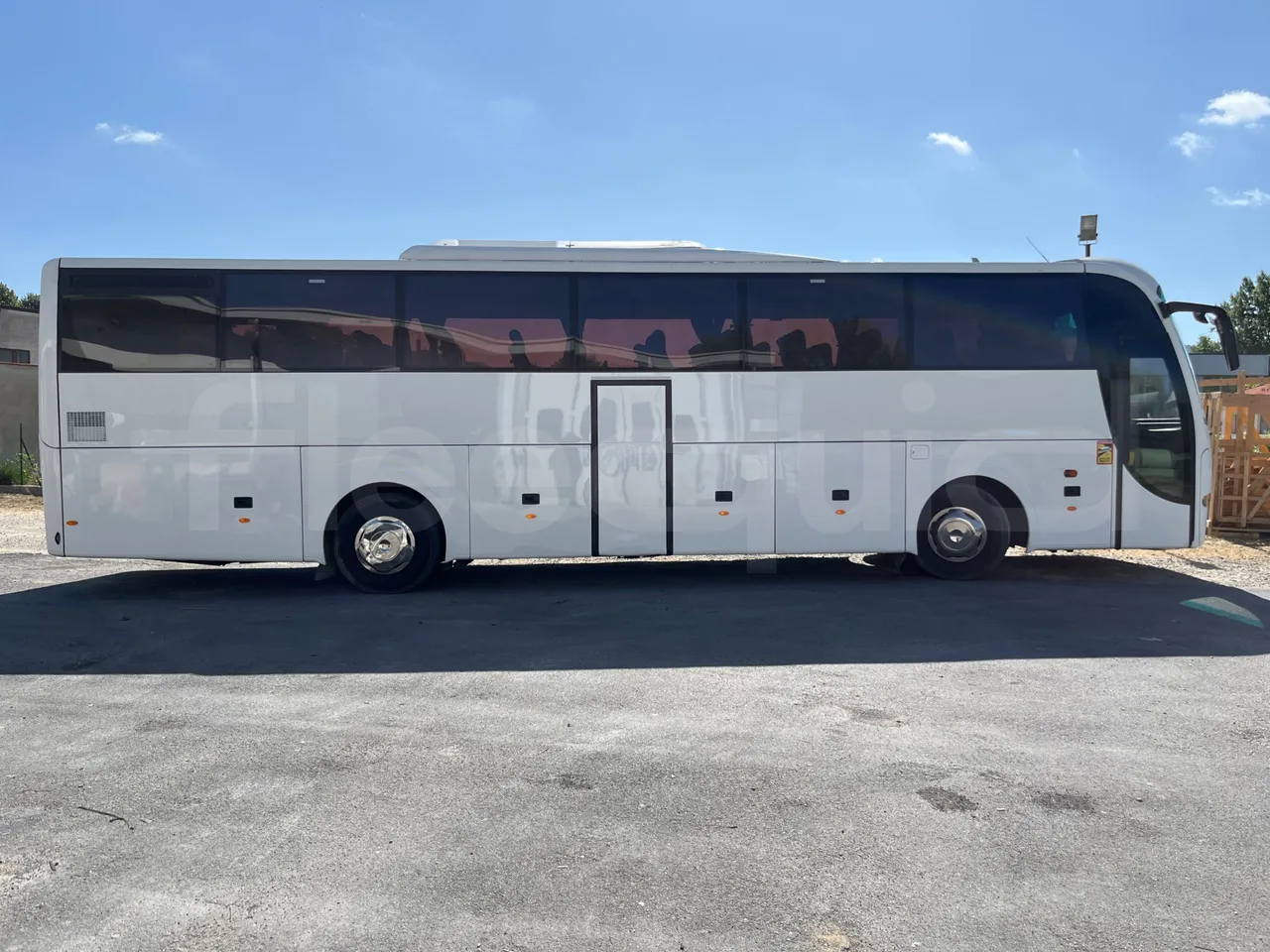 Volvo Barbi Antares B12B FS380 - Euro 3 - 279 Kw - 12,230 Mt - right side doors closed