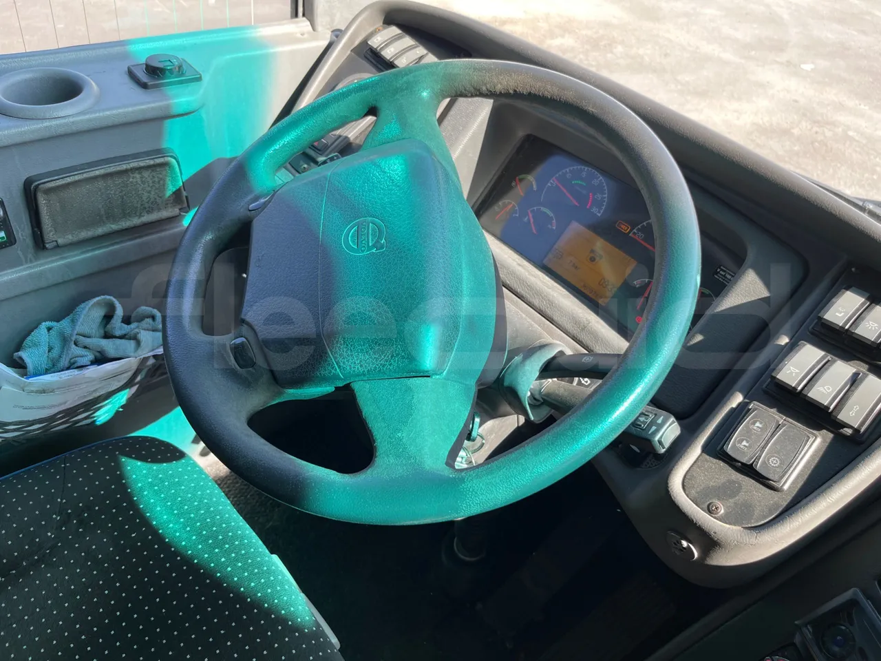 Volvo Barbi Antares B12B FS380 - Euro 3 - 279 Kw - 12,230 Mt - steering wheel photo