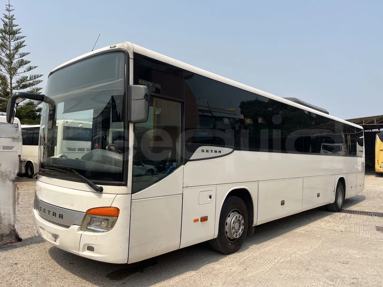 Setra S415 - 3/4 Front Left Side