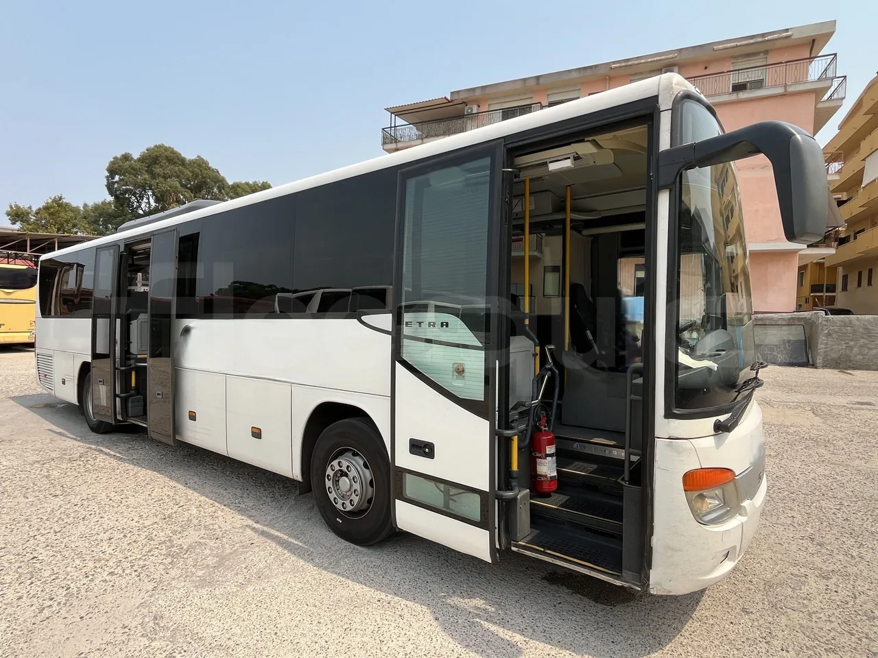 Setra S415 - 3/4 Front Right Side Doors Open