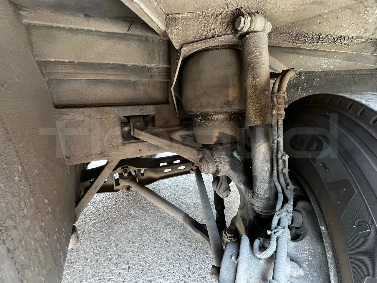 Setra S415 - First Axle Shock Absorbers Right Side