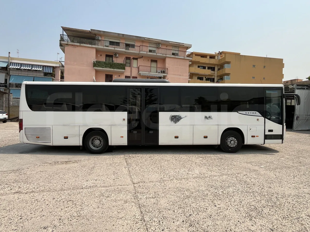 Setra S415 - Right Side
