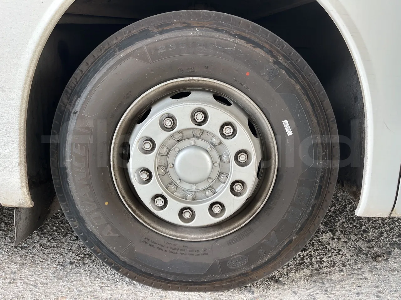 Setra S415 - First Axle Left Side: Tyre Size
