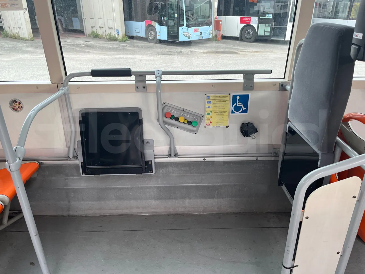 Iveco Citelis PS09D5/A/87 - EUR5 - 200kW - 11.990m - disabled area photo