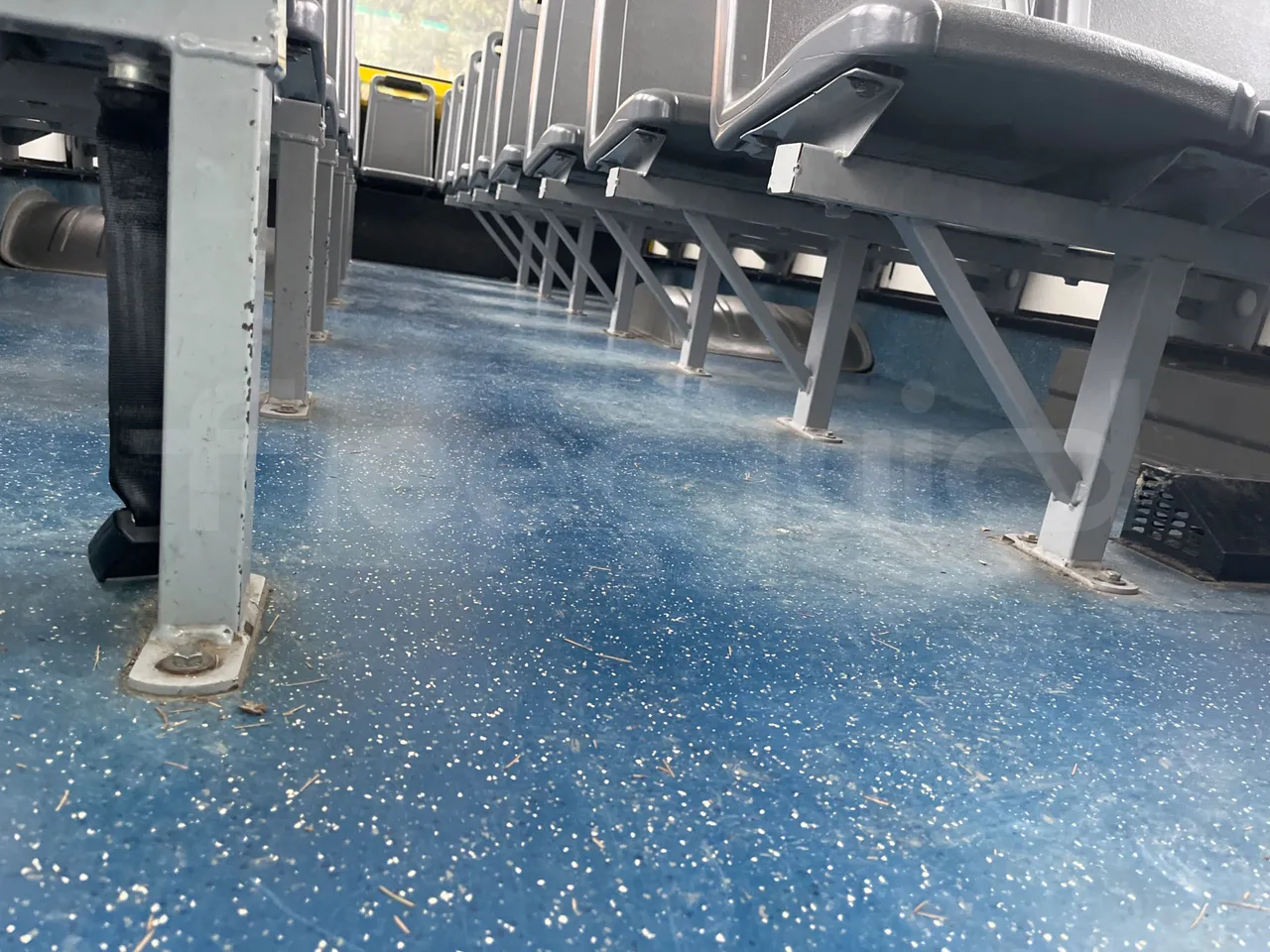 Iveco Cacciamali 65CF4 - Euro 4 - 130 kW - 8.560 mt - seat brackets photo