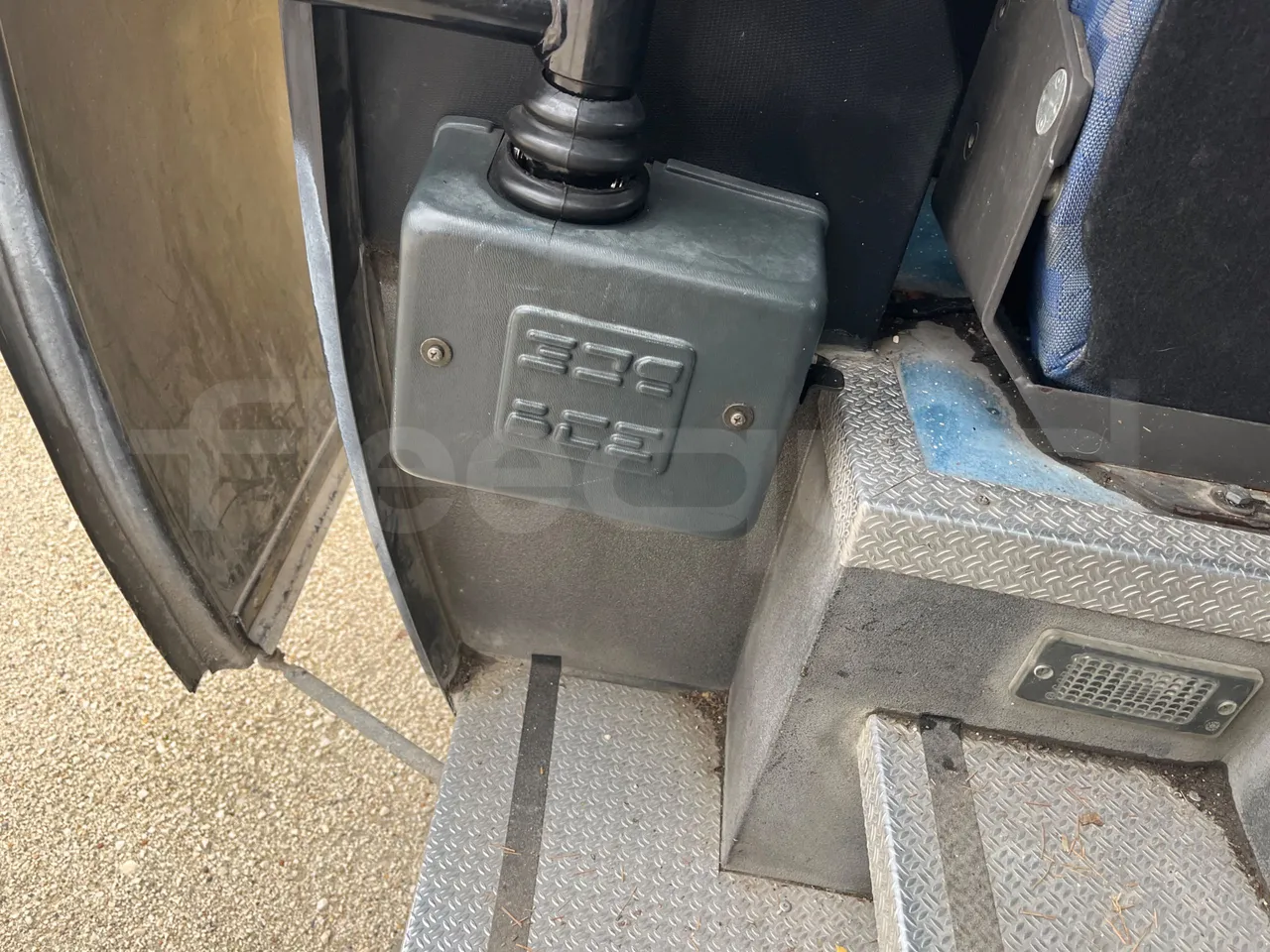 Iveco Cacciamali 65CF4 - Euro 4 - 130 kW - 8.560 mt - door mechanism photo