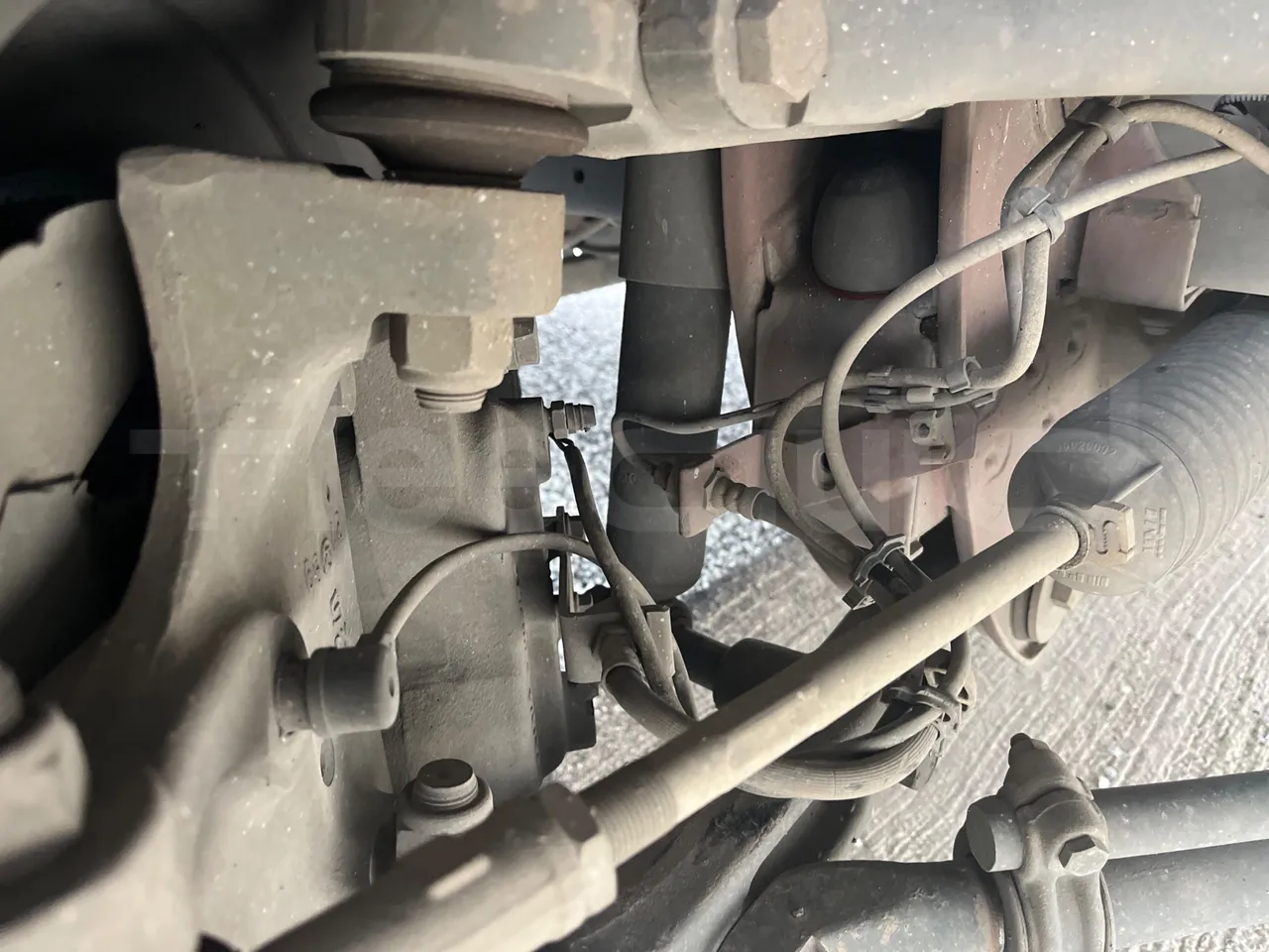 Iveco Cacciamali 65CF4 - Euro 4 - 130 kW - 8.560 mt - front shock absorbers right