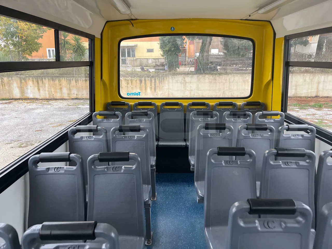 Iveco Cacciamali 65CF4 - Euro 4 - 130 kW - 8.560 mt - reverse view middle aisle