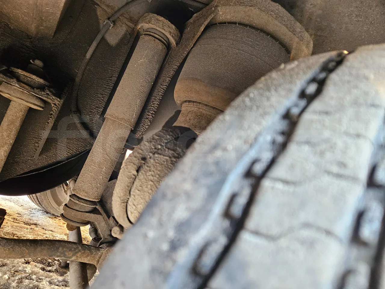 Man TEZELLER Teztiger T35 - Euro 4 - 132 kW -9.02 mt - front shock absorbers right