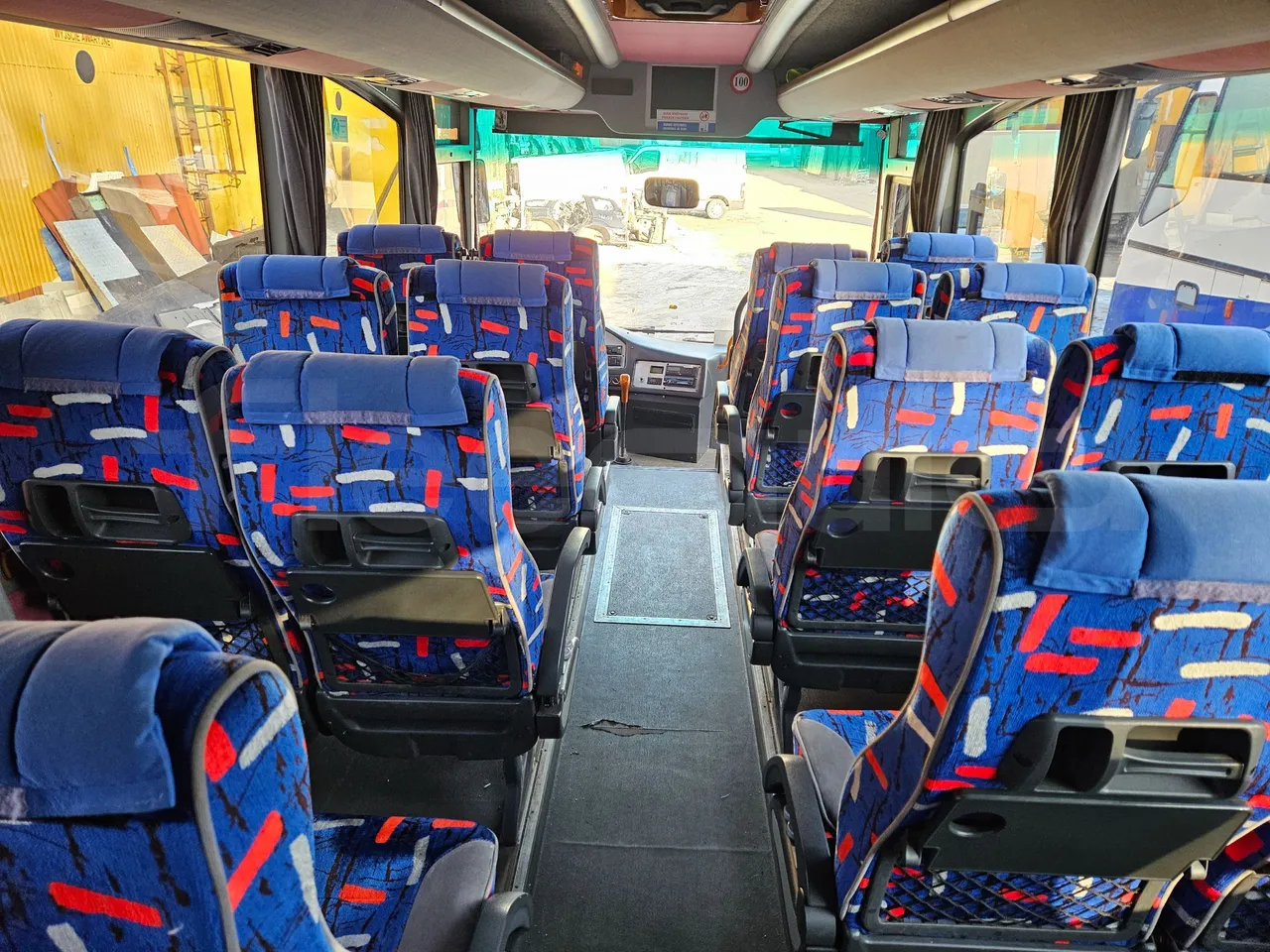 Man TEZELLER Teztiger T35 - Euro 4 - 132 kW -9.02 mt - forward view middle aisle