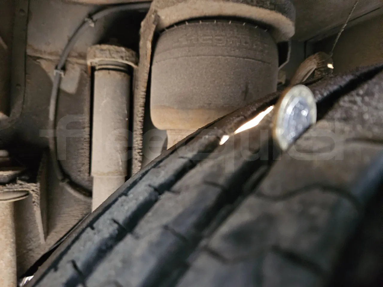 Man TEZELLER Teztiger T35 - Euro 4 - 132 kW -9.02 mt - tread condition front tires right