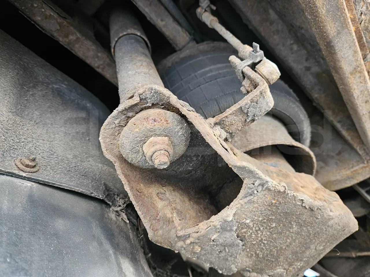 Man TEZELLER Teztiger T35 - Euro 4 - 132 kW -9.02 mt - axle 2 shock absorbers 2 left