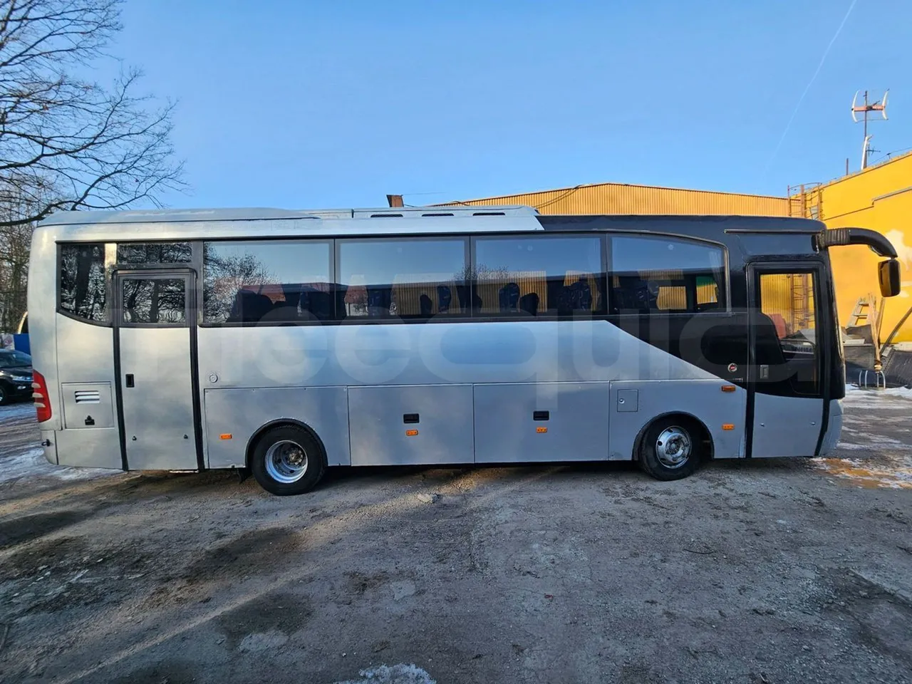 Man TEZELLER Teztiger T35 - Euro 4 - 132 kW -9.02 mt - right side doors closed