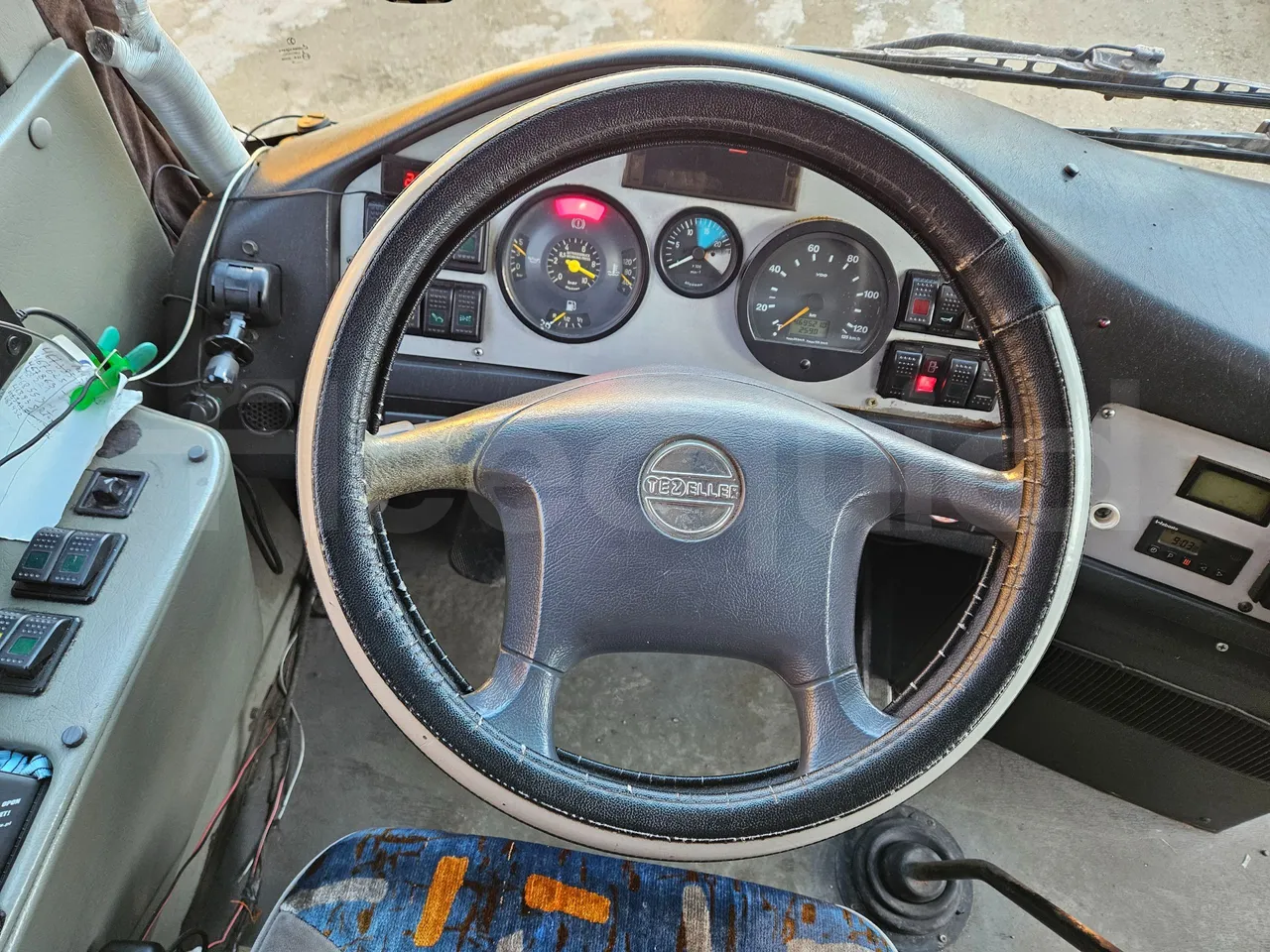 Man TEZELLER Teztiger T35 - Euro 4 - 132 kW -9.02 mt - steering wheel photo