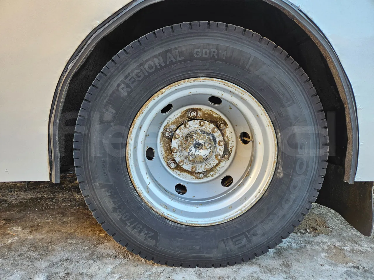 Man TEZELLER Teztiger T35 - Euro 4 - 132 kW -9.02 mt - rear left tire photo