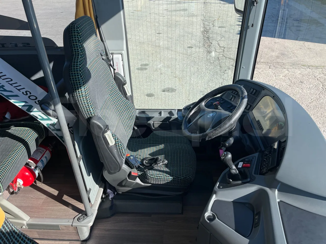 Setra S416 UL Business - Euro6 - 260kW - 12.7mt - driver's seat photo
