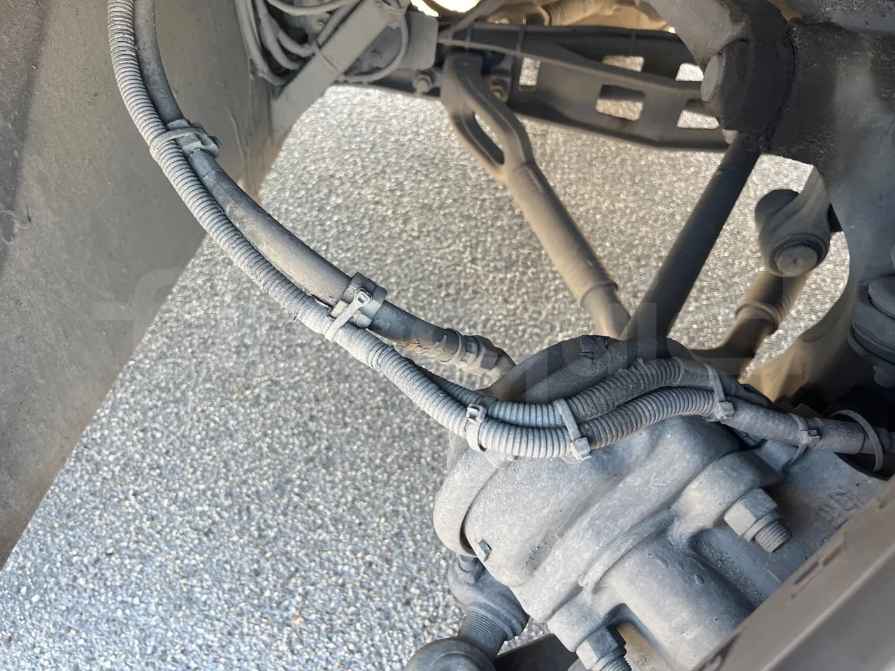 Setra S416 UL Business - Euro6 - 260kW - 12.7mt - front brake calipers left