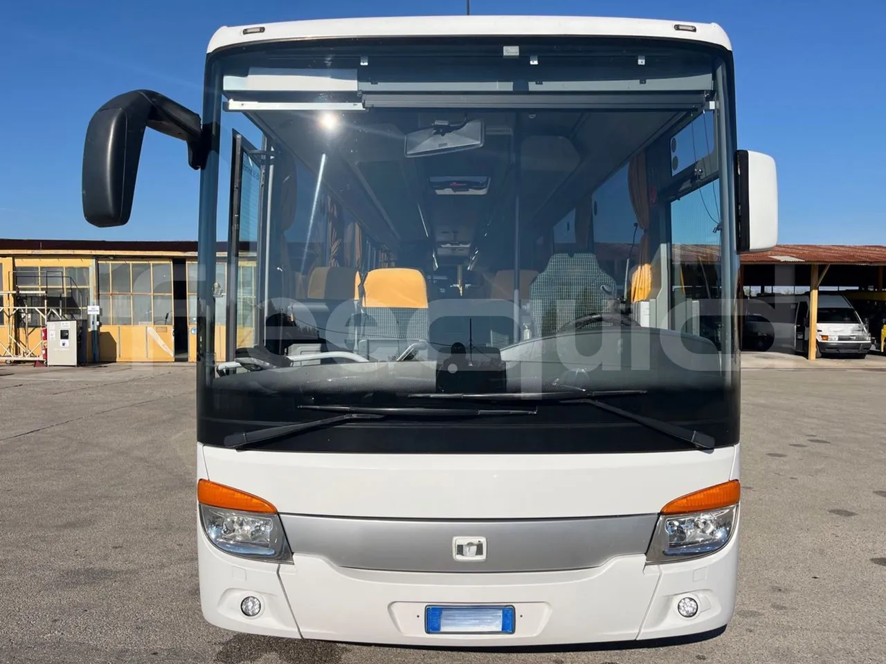 Setra S416 UL Business - Euro6 - 260kW - 12.7mt - front photo