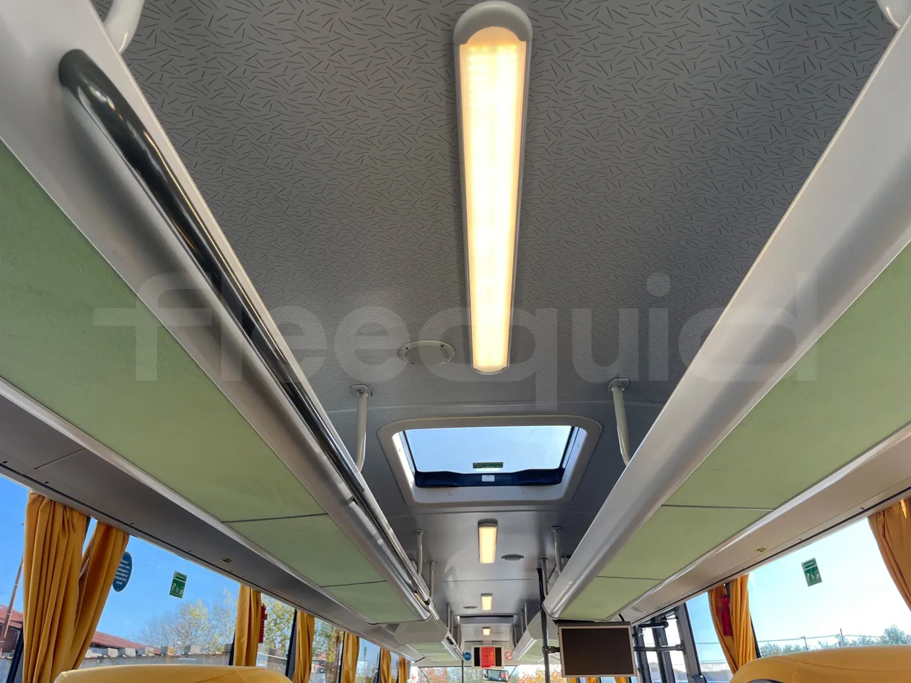 Setra S416 UL Business - Euro6 - 260kW - 12.7mt - overhead compartments photo