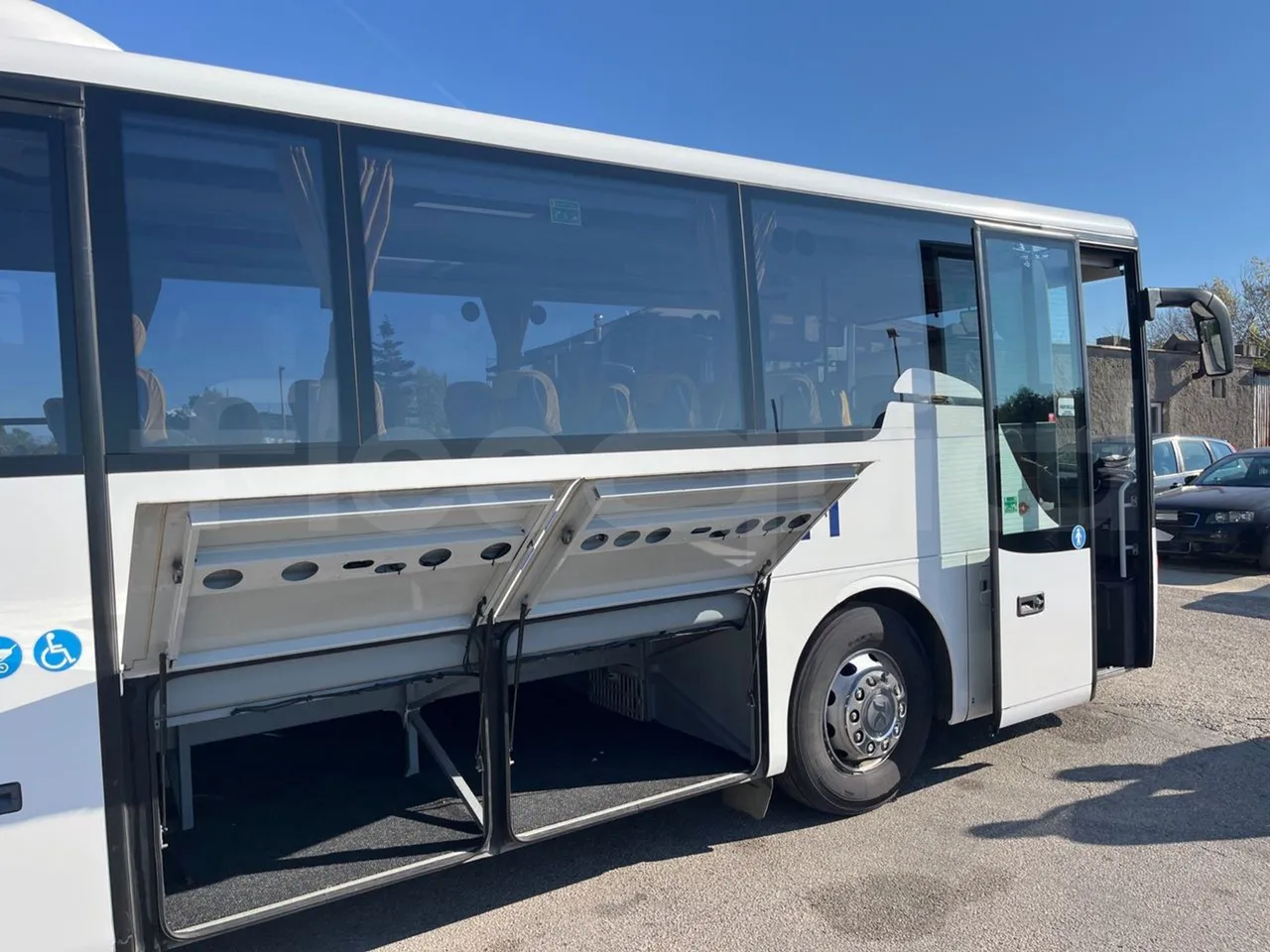 Setra S416 UL Business - Euro6 - 260kW - 12.7mt - platform open photo