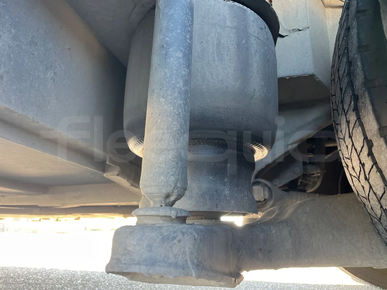 Setra S416 UL Business - Euro6 - 260kW - 12.7mt - axle 2 shock absorbers 1 left