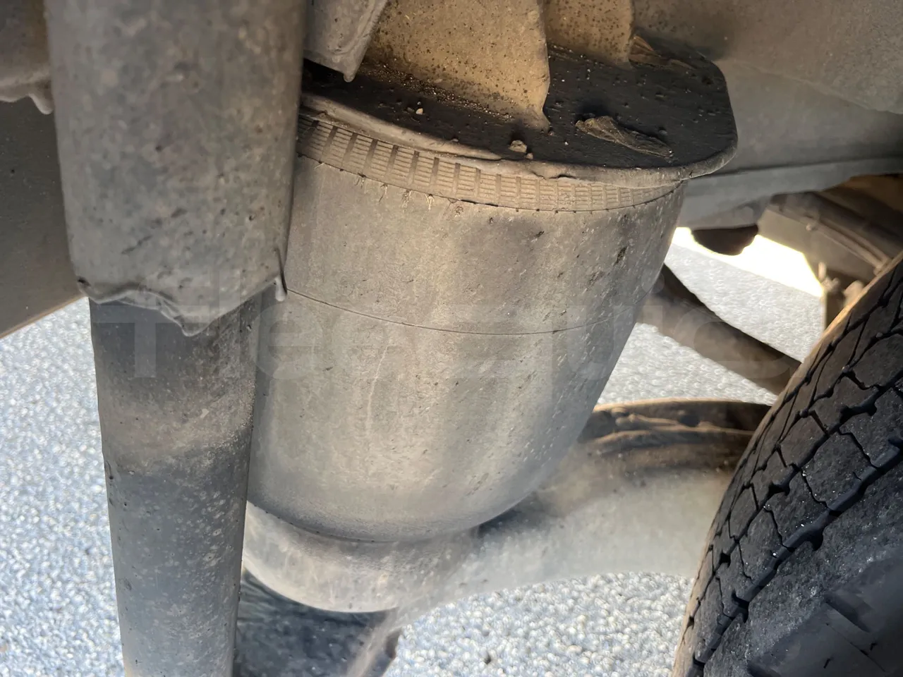 Setra S416 UL Business - Euro6 - 260kW - 12.7mt - axle 2 shock absorbers 2 left