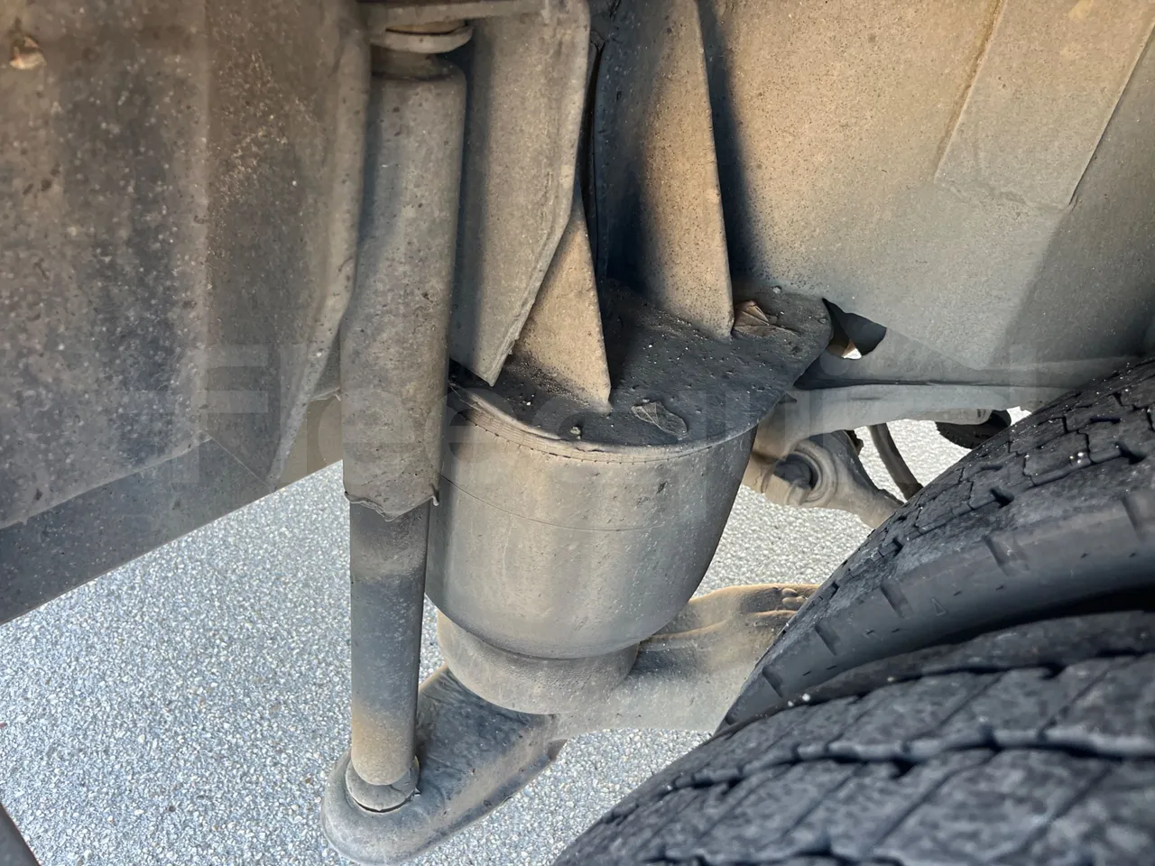 Setra S416 UL Business - Euro6 - 260kW - 12.7mt - axle 2 shock absorbers 1 right