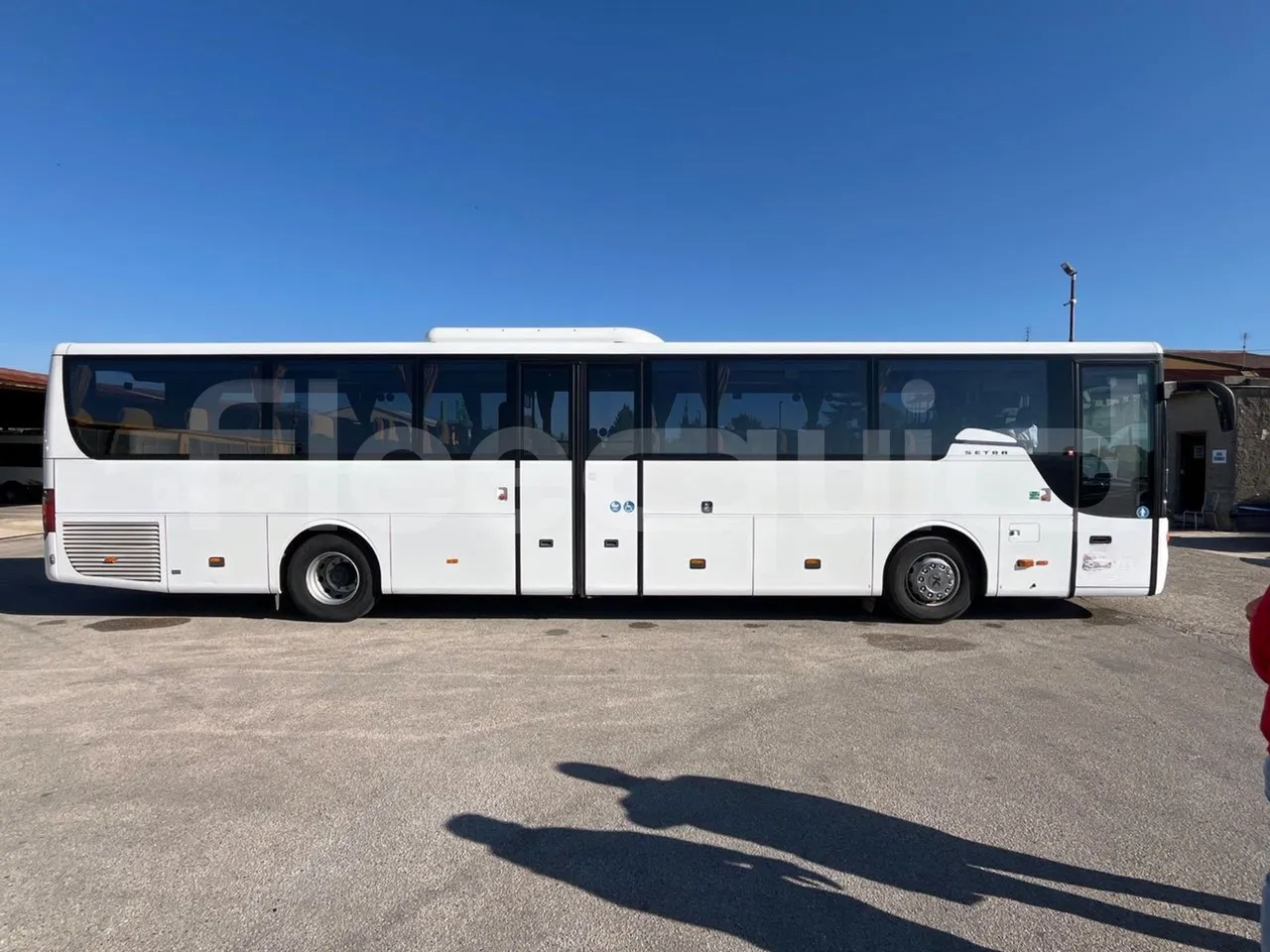 Setra S416 UL Business - Euro6 - 260kW - 12.7mt - right side doors closed