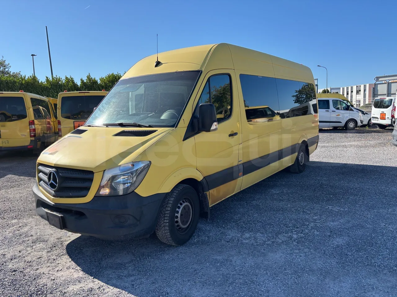 Mercedes-Benz Sprinter - 3/4 Front Left Side