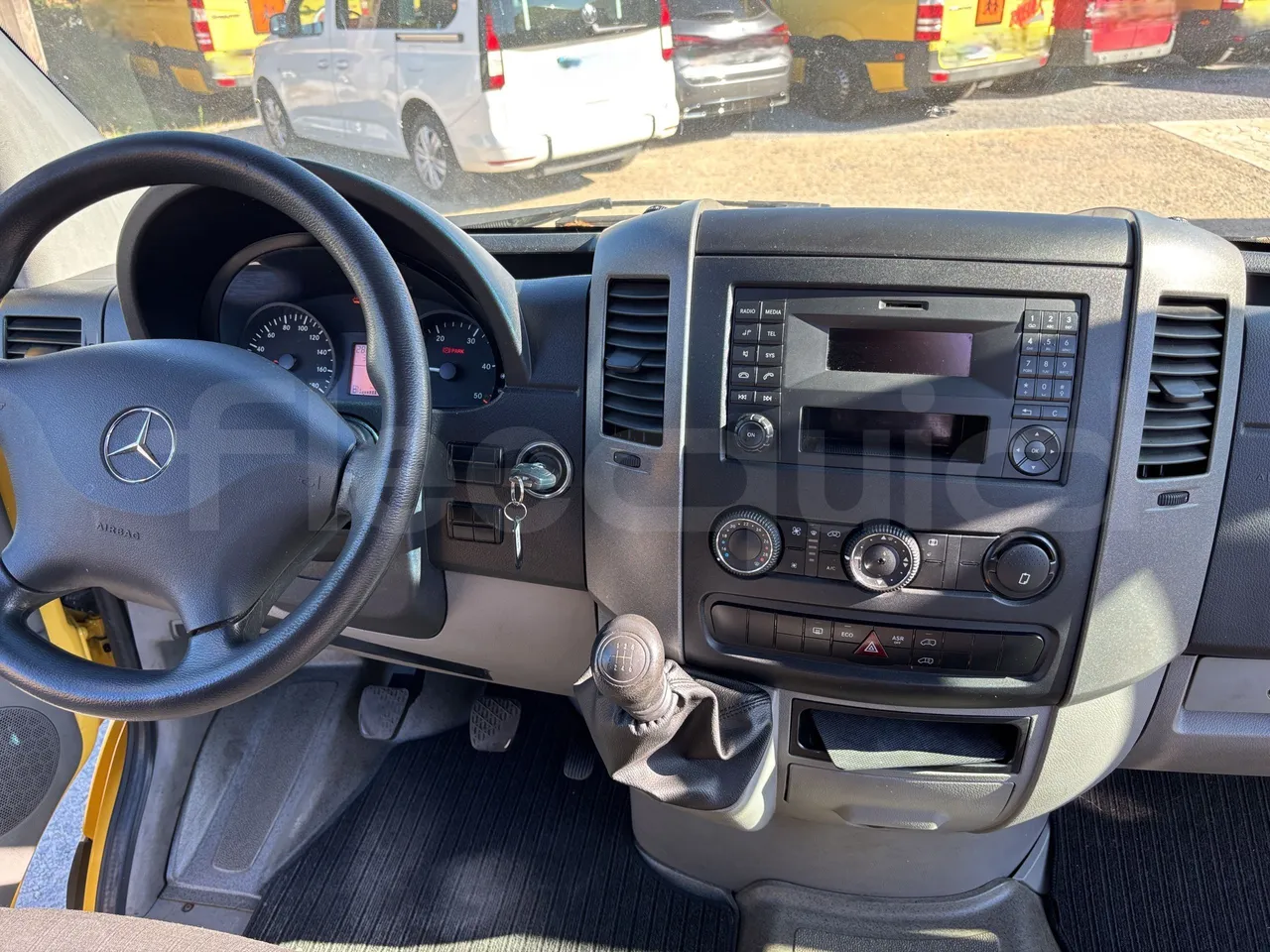 Mercedes-Benz Sprinter - Complete Driver's Dashboard