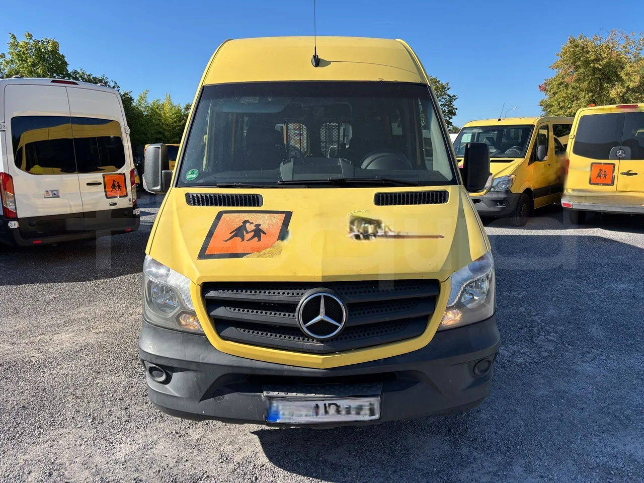 Mercedes-Benz Sprinter - Front