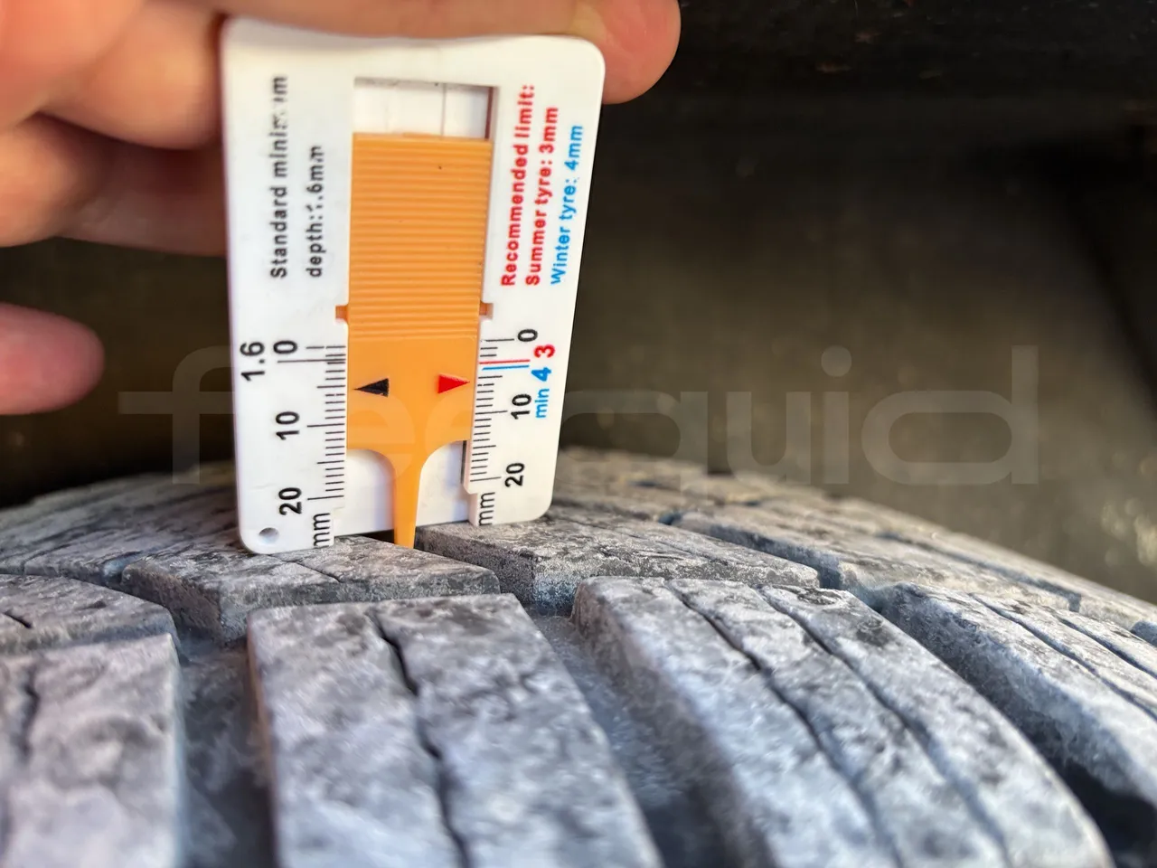 Mercedes-Benz Sprinter - Second Axle Left Side: Complete Wheel