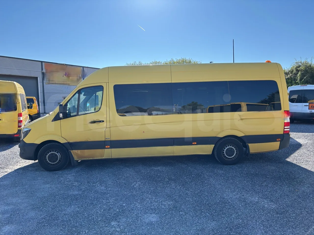Mercedes-Benz Sprinter - Left Side