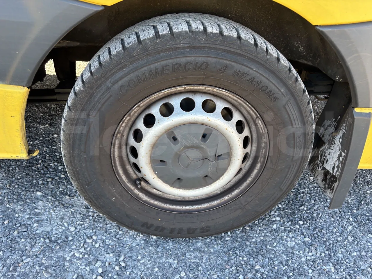 Mercedes-Benz Sprinter - First Axle Left Side: Tyre Size