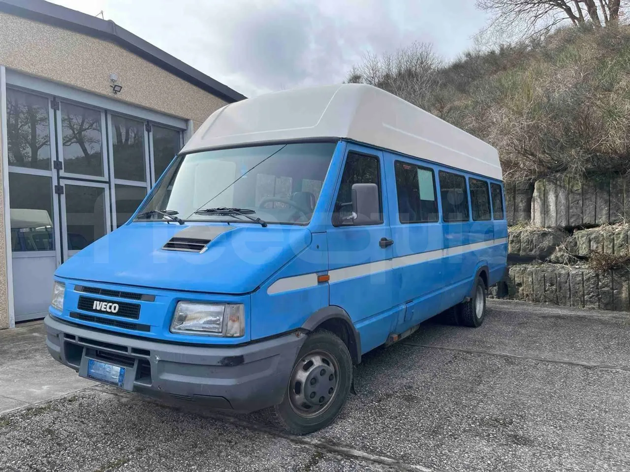 Iveco A45E12 A45E12 - Euro 2 - 90 kW - 6.860 mt - 3/4 front left