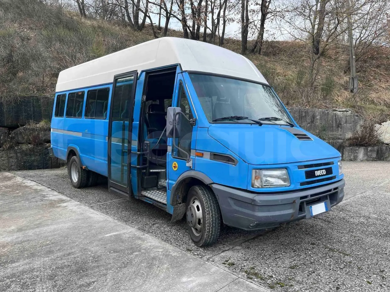 Iveco A45E12 A45E12 - Euro 2 - 90 kW - 6.860 mt - 3/4 right front doors open